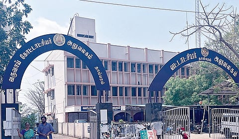 தாம்பரம் வட்டாட்சியர் அலுவலகத்தில் பட்டா ஆவணங்கள் மாயம் - கடன் வாங்க, வீடு கட்ட முடியாமல் மக்கள் அவதி!
