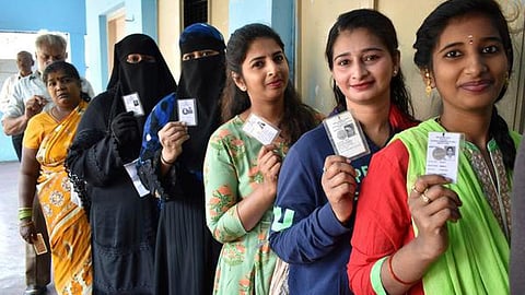 பெண்களுக்கான வாக்குறுதிகளை நிறைவேற்றும் தமிழகம் உள்ளிட்ட 18 மாநிலங்கள்: செலவு என்ன?