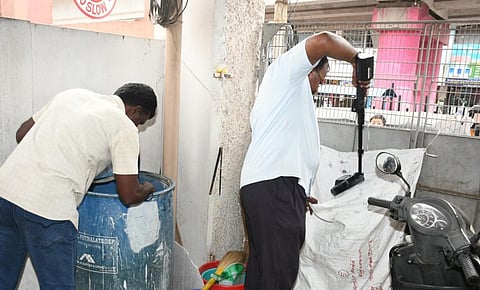 திருச்சி ஆட்சியர், மாநகராட்சி அலுவலகங்களுக்கு இ-மெயிலில் வந்த வெடிகுண்டு மிரட்டலால் பரபரப்பு