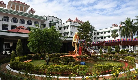 சட்டவிரோதமாக நிலத்தடி நீர் எடுப்போர் மீது குற்ற வழக்குப் பதிய உயர் நீதிமன்றம் உத்தரவு