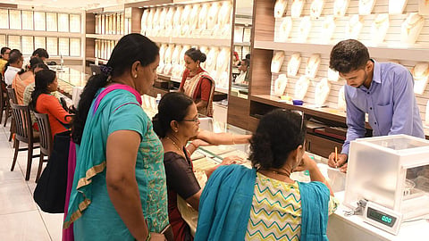 தொடர்ந்து உயரும் தங்கம் விலை: இன்று பவுனுக்கு ரூ.320 அதிகரிப்பு