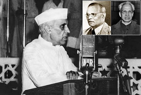 இந்திய அரசியல் நிர்ணய சபைக் கூட்டத்தில் உரையாற்றிய நேரு | உள்படங்கள்: வி.பி.மேனன், டாக்டர் எஸ்.ராதாகிருஷ்ணன்