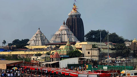 புரி ஜெகந்நாதருக்கு 208 கிலோ தங்க நகை அலங்காரம்