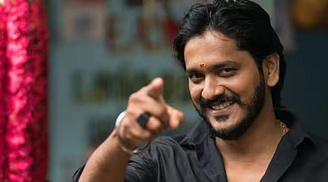 சினிமாவுக்காக வங்கி வேலையை உதறிய குணா பாபு!