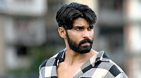 தெலுங்கு இயக்குநர் படத்தில் துருவ் விக்ரம்!
