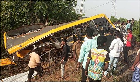கடலூர் அருகே பள்ளி வாகனம் மீது ரயில் மோதி விபத்து: பலி எண்ணிக்கை 3 ஆக அதிகரிப்பு