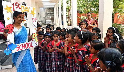 கேள்விக்குறியாகும் இலவசக் கல்வித் திட்டம்