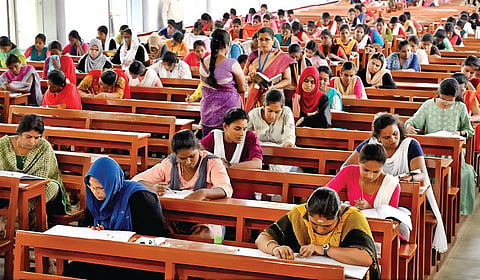 டிஎன்பிஎஸ்சி குரூப் 4 - புதிய பாடத்திட்டத்தில் சாதிப்பது எப்படி?