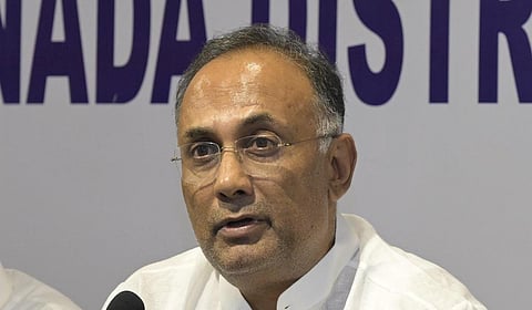 அமைச்சர் தினேஷ் குண்டுரா