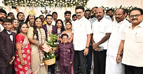 நடிகர் கிங் காங் மகள் திருமண வரவேற்பில் கலந்து கொண்டு வாழ்த்திய முதல்வர் ஸ்டாலின்