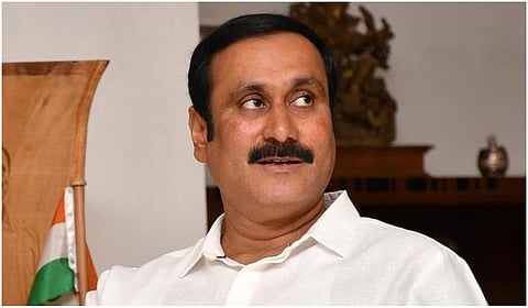 ‘கண்ணாடியை திருப்பினால் ஆட்டோ எப்படி ஓடும்?’ - ‘ப’ வடிவ இருக்கை குறித்து அன்புமணி கருத்து