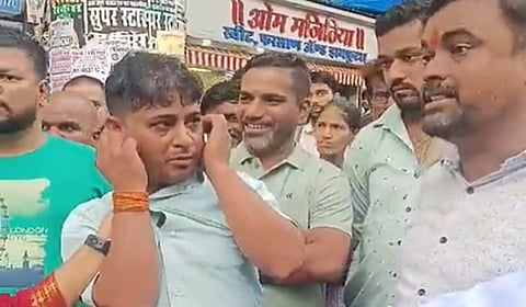 மராத்திக்கு எதிராக பேசிய ஆட்டோ ஓட்டுநர் மீது உத்தவ் கட்சி தொண்டர்கள் தாக்குதல்