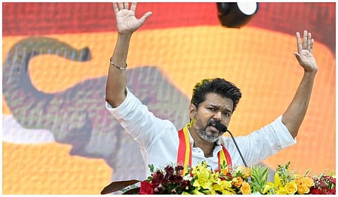 தமிழக எம்.பி, எம்எல்ஏ-க்கள் மீதான ஊழல் வழக்கு விவரங்களை வழங்க உத்தரவிடக் கோரி தவெக மனு