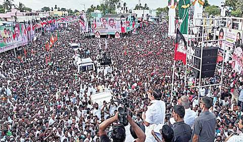 குன்னம் பகுதியில் நேற்று நடைபெற்ற பிரச்சார கூட்டத்தில் பேசிய அதிமுக பொதுச் செயலாளர் பழனிசாமி.