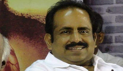 வீடுவீடாக கதவை தட்டுவதில் எங்களுக்கு கவுரவ குறைச்சல் இல்லை: பழனிசாமிக்கு திமுக வர்த்தகர் அணி செயலாளர் பதில்