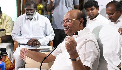 தைலாபுரத்தில் ராமதாஸ் | படம்: எம்.சாம்ராஜ்