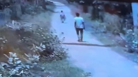 கும்மிடிப்பூண்டி | 10 வயது சிறுமியை பாலியல் வன்கொடுமை செய்த இளைஞரை தேடும் தனிப்படை போலீஸார்