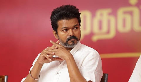 பாஜகவோடு கூட்டணி வைத்திருக்கும் கட்சியோடு சேரமாட்டோம்: அதிமுக சர்ச்சைக்கு தவெக பதில்