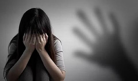 மகளுக்கு பாலியல் தொல்லை: தந்தைக்கு 3 ஆயுள், ரூ.3 லட்சம் அபராதம்