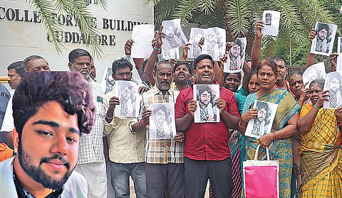 ரஷ்யாவில் கைதாகி வெளிவர முடியாமல் சிக்கித் தவிக்கும் ஸ்ரீமுஷ்ணத்தைச் சேர்ந்த மருத்துவ மாணவர் கிஷோரை மீட்கக்கோரி கடலூர் மாவட்ட ஆட்சியர் அலுவலகம் முன்பு ஆர்ப்பாட்டத்தில் ஈடுபட்ட பெற்றோர், உறவினர்கள். (உள்படம்)  ஸ்ரீமுஷ்ணம்
