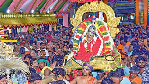 ஸ்ரீவில்லிப்புத்தூர் ஆண்டாள் கோயில் ஆடிப்பூர திருவிழாவில் பெரியாழ்வார் மங்களாசாசனம்