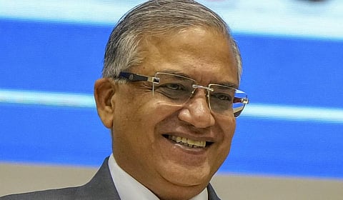 இறந்தவர்களை பட்டியலில் அனுமதிக்க முடியாது: தலைமை தேர்தல் ஆணையர் திட்டவட்டம்
