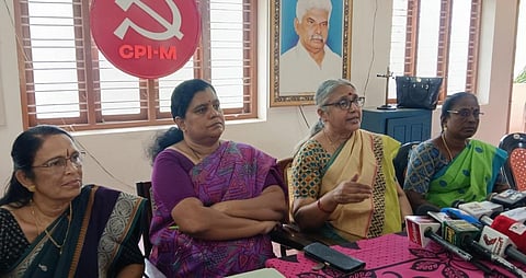 பெண்கள், குழந்தைகள் மீதான வன்முறைகளை தடுக்க சட்டப்பேரவை சிறப்பு அமர்வு: உ.வாசுகி வலியுறுத்தல்