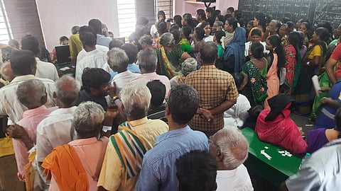 விழுப்புரம் ‘நலம் காக்கும் ஸ்டாலின்’ முகாம் நெரிசலில் சிக்கித் தவித்த நோயாளிகள்!