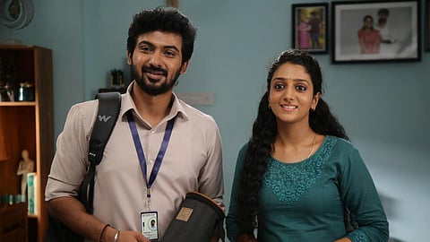 ஹவுஸ்மேட்ஸ் - திரை விமர்சனம்