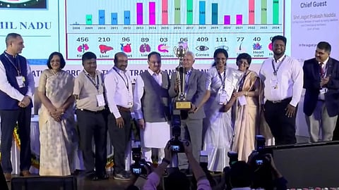 இந்திய அளவில் உறுப்பு தான நடவடிக்கைகளில் திறம்பட செயல்பட்ட சிறந்த மாநிலமாக தமிழகம் தேர்வு செய்யப்பட்டு விருது வழங்கி கவுரவிக்கப்பட்டது ( கோப்புப் படம்)