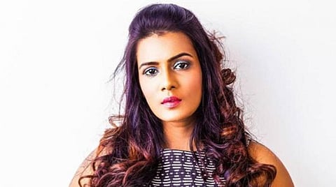 பட்டியலின மக்களை அவதூறாகப் பேசிய வழக்கு: நடிகை மீரா மிதுனை கைது செய்ய நீதிமன்றம் உத்தரவு