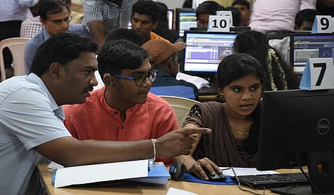 பொறியியல் மாணவர் சேர்க்கை; இன்று 3-வது சுற்று கலந்தாய்வு: தொழில்நிறுவன ஒதுக்கீடு அதிகரிப்பு