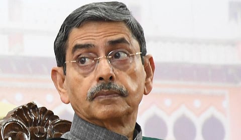 ஆளுநரின் தேநீர் விருந்தை முதல்வர் புறக்கணிப்பு: தமிழகத்துக்கு எதிராக ஆளுநர் செயல்படுவதாக அமைச்சர் புகார்