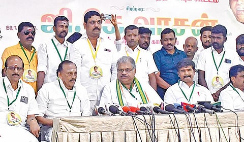 மதுரையில் நேற்று நடைபெற்ற தமாகா தென்மண்டல இளைஞரணி நிர்வாகிகள் ஆலோசனைக்  கூட்டத்தில் பேசிய கட்சித் தலைவர் ஜி.கே.வாசன். படம்: எஸ்.கிருஷ்ணமூர்த்தி