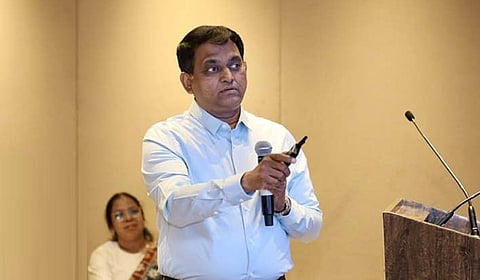 தமிழக பள்​ளிக் ​கல்​வித் துறை செயலர் பி.சந்​திரமோகன்