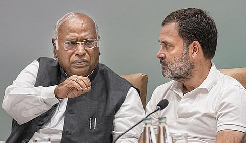 சுதந்திர தின விழாவை தவிர்த்த ராகுல் காந்தி, மல்லிகார்ஜுன கார்கே