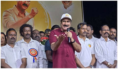 “தனியார் நிறுவனங்களில் தமிழர்களுக்கு 75% இடஒதுக்கீடு வழங்க சட்டம் இயற்றுவீர்” - அன்புமணி
