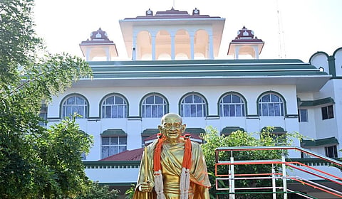 நீர்நிலை ஆக்கிரமிப்பாளர்கள் மீது கருணை காட்ட முடியாது: உயர் நீதிமன்ற நீதிபதிகள் திட்டவட்டம்