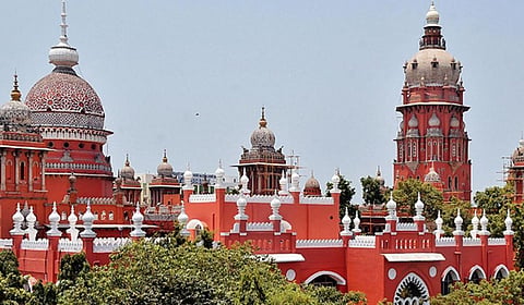 கல்வி உரிமைச் சட்டத்தில் விண்ணப்பிக்கும் இணையதளத்தை முடக்கி வைத்திருப்பது ஏன்? - அரசுக்கு ஐகோர்ட் கேள்வி