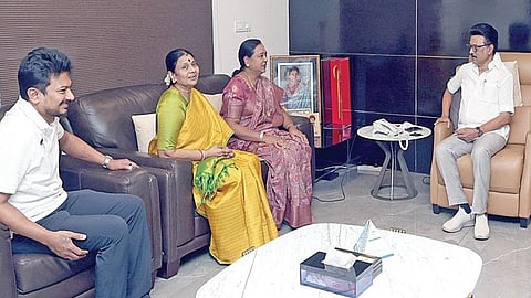 பேரவைத் தேர்தலில் திமுக கூட்டணியில் ஐக்கியமாகிறதா தேமுதிக? - தொகுதி பங்கீடு பேச்சுவார்த்தை தீவிரம் என தகவல்