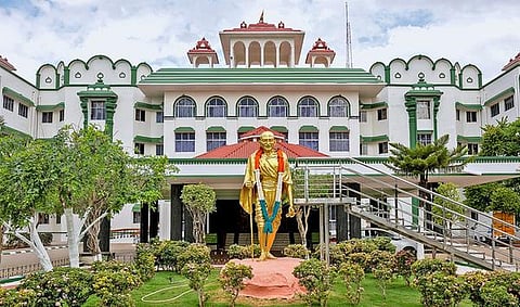 மதம் மாறிய பேரூராட்சி தலைவர் பதவி பறிப்பு: உத்தரவை உறுதி செய்தது உயர் நீதிமன்ற மதுரை அமர்வு