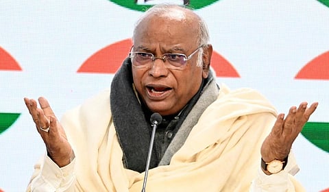 பிஹாரில் இரட்டை இன்ஜின் அரசு அகற்றப்படும்: காங்கிரஸ் தலைவர் மல்லிகார்ஜுன கார்கே கருத்து