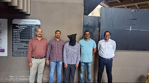 மனித வெடிகுண்டுகள் மூலம் மும்பையை அழிக்க போவதாக மிரட்டல் விடுத்தவர் கைது