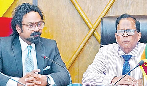 இந்திய துணை தூதர் சாய்முரளி மற்றும் யாழ்ப்பாணம் வட மாகாண ஆளுநர் வேதநாயகன்.