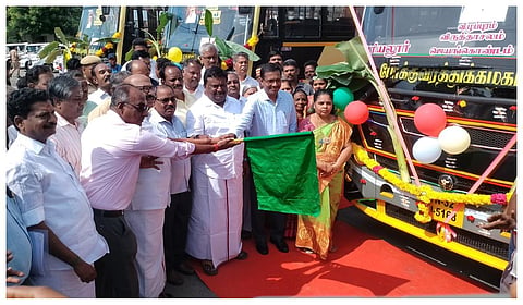 அரியலூரில் இருந்து சென்னைக்கு 3 புதிய பேருந்து சேவைகள்: அமைச்சர் சிவசங்கர் தொடங்கி வைத்தார்