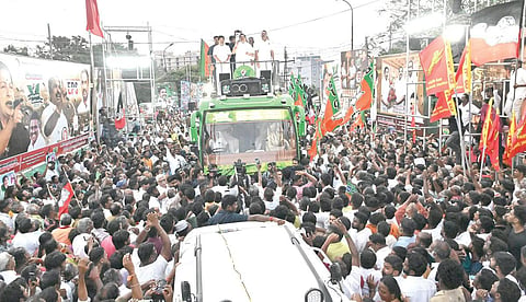 அதிமுக ஆட்சியில் தொடங்கப்பட்ட திட்டங்களை ஸ்டிக்கர் ஒட்டி திறப்பதுதான் திமுக அரசின் சாதனை: இபிஎஸ் விமர்சனம்