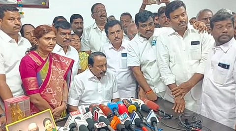 அதிமுக ஒன்றுபட வேண்டும் என்ற எனது கருத்துக்கு தொண்டர்களிடம் வரவேற்பு: செங்கோட்டையன்