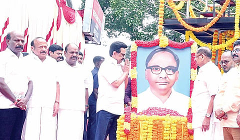 சுதந்திரப் போராட்ட வீரர் ராமசாமி படையாட்சியின் 108-வது பிறந்தநாள்: முதல்வர், அரசியல் தலைவர்கள் மரியாதை