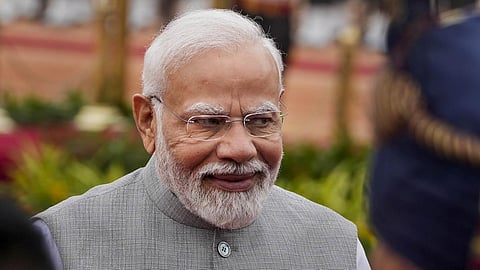 பிரதமர் மோடியின் 75-வது பிறந்தநாளை முன்னிட்டு ஆளுநர், முதல்வர், அரசியல் தலைவர்கள் வாழ்த்து