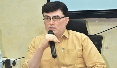 தொழிலா​ளர்​கள் அரசு காப்​பீட்​டுக் கழகத்​தின் சென்னை மண்டல இயக்​குநர் ஏ.வேணுகோ​பால்